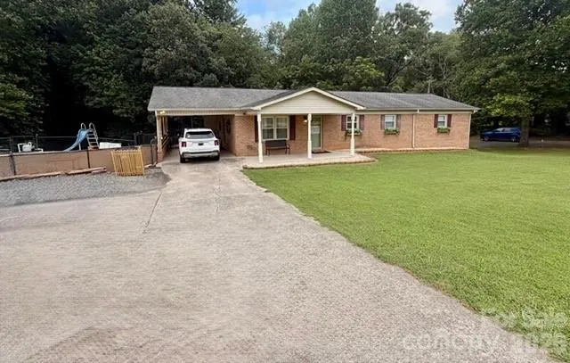 1702 Cajah Mountain Road Hudson, NC 28638
