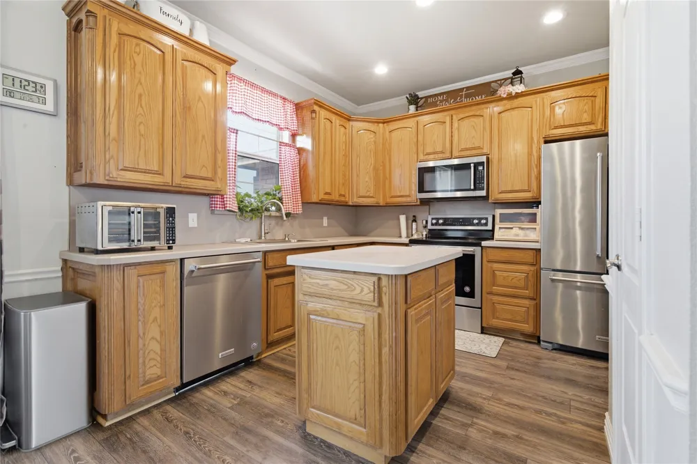 8116 Clearview Court Cresson, TX 76035