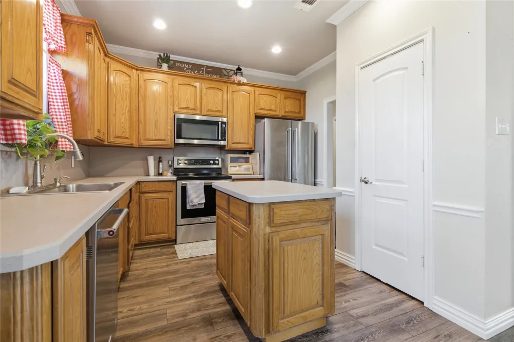 8116 Clearview Court Cresson, TX 76035