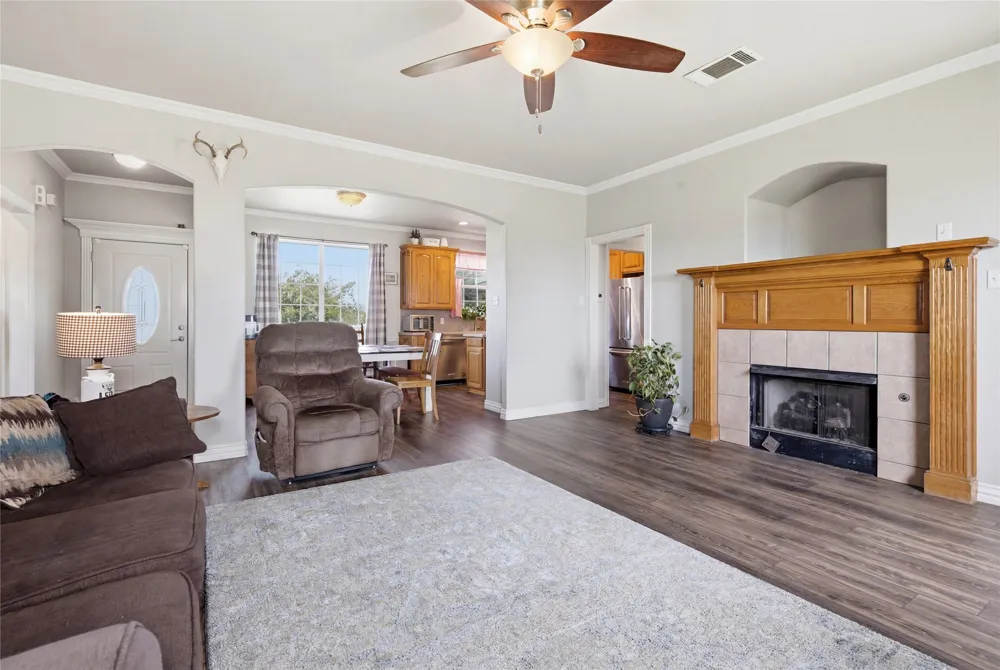 8116 Clearview Court Cresson, TX 76035