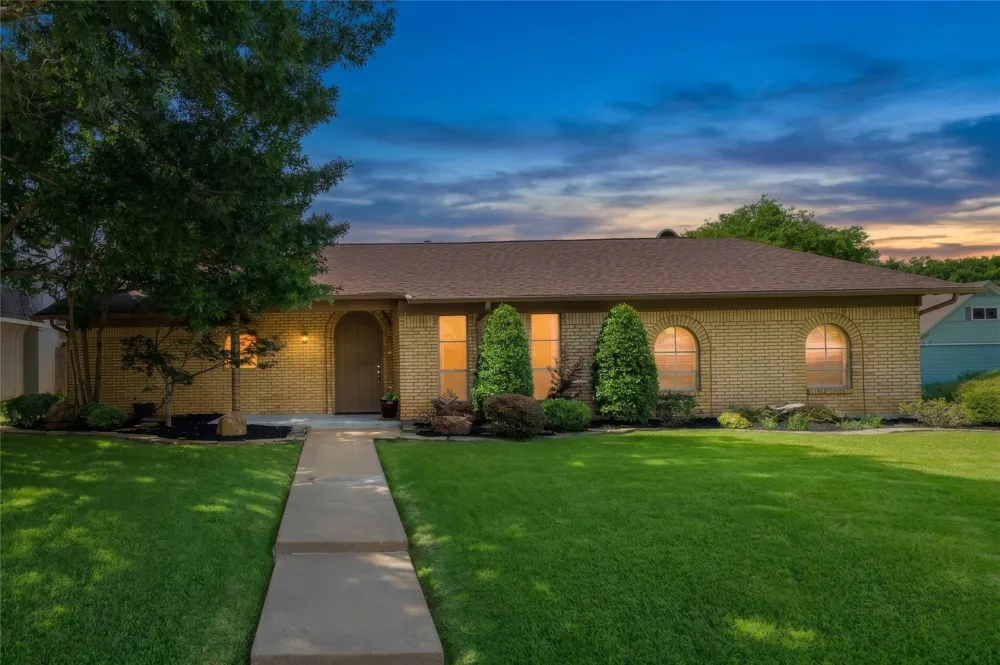 1710 Park Hill Drive Arlington, TX 76012