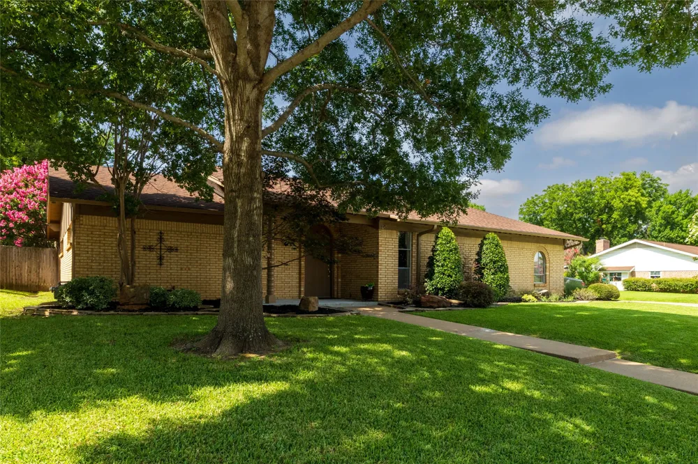 1710 Park Hill Drive Arlington, TX 76012