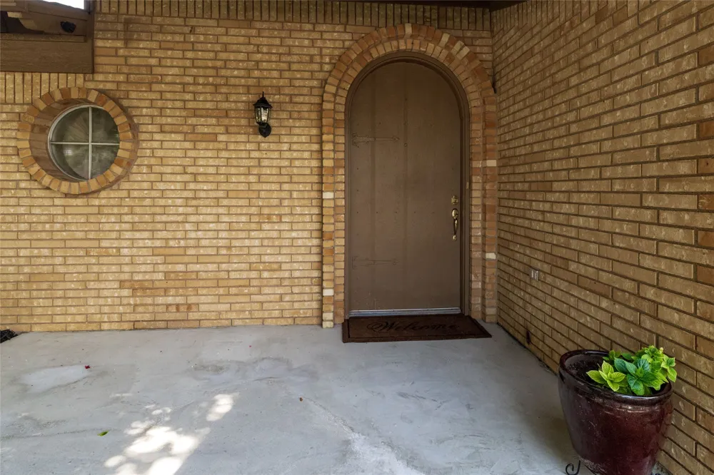1710 Park Hill Drive Arlington, TX 76012