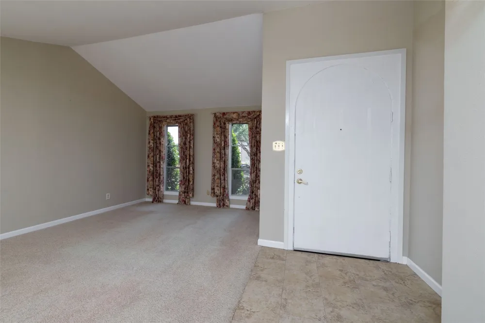 1710 Park Hill Drive Arlington, TX 76012