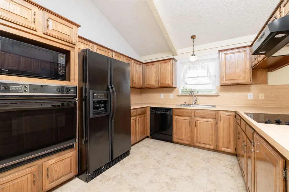 1710 Park Hill Drive Arlington, TX 76012