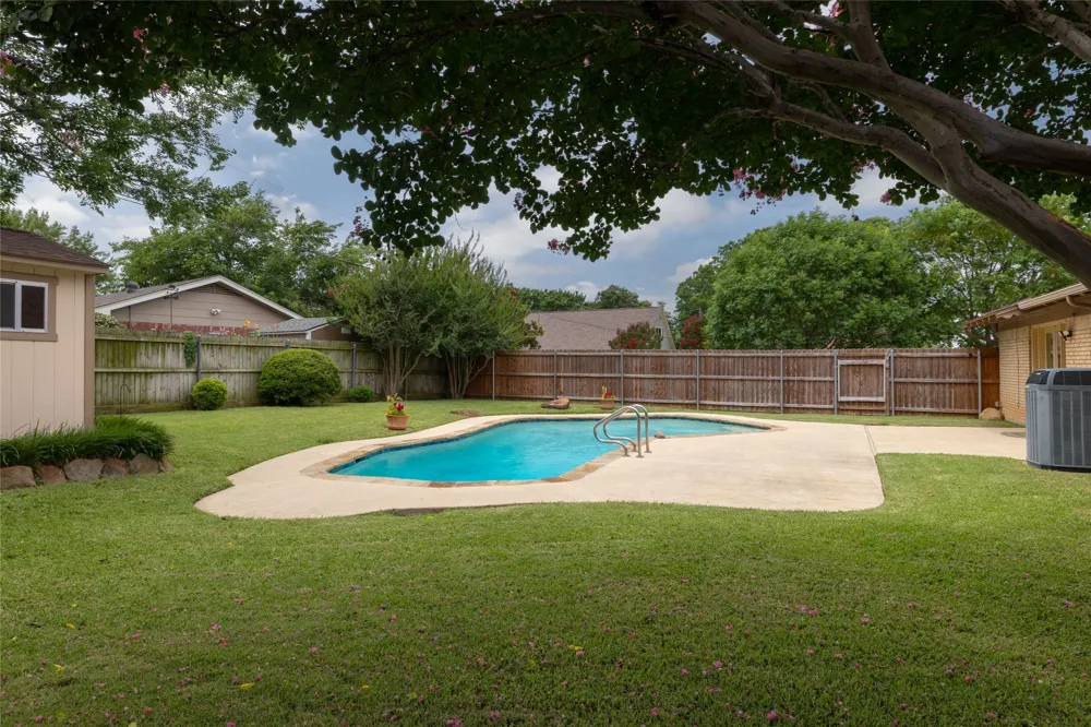 1710 Park Hill Drive Arlington, TX 76012