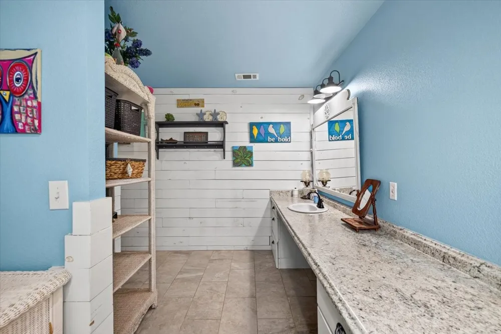 638 Vz County Road 2807 Mabank, TX 75147