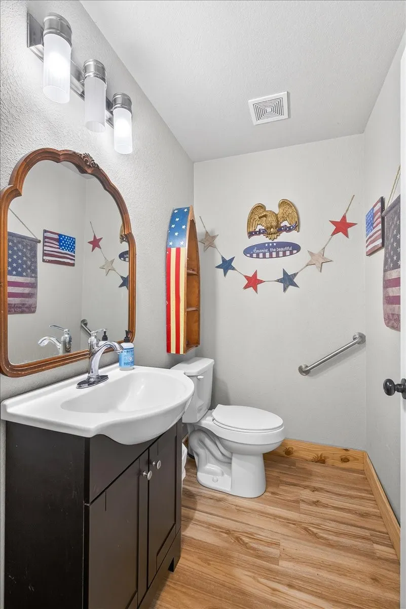 638 Vz County Road 2807 Mabank, TX 75147