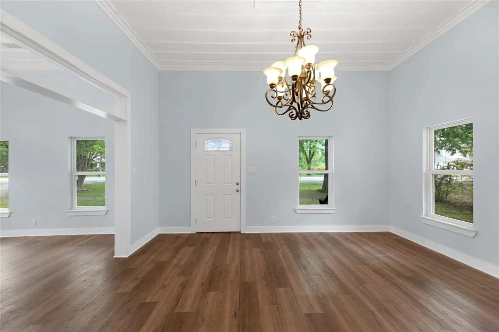 607 W 3rd Street Eddy, TX 76524
