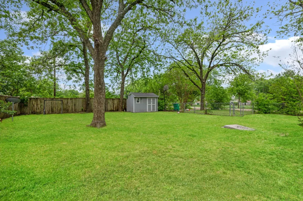 607 W 3rd Street Eddy, TX 76524