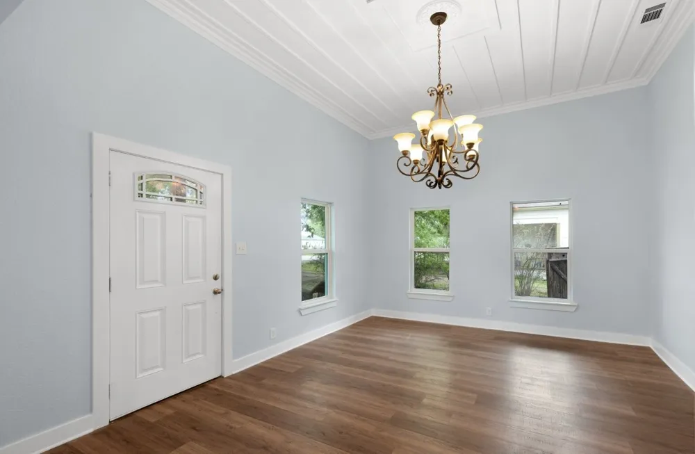 607 W 3rd Street Eddy, TX 76524