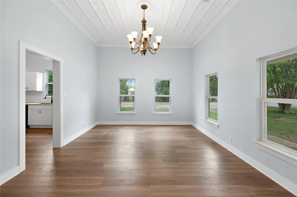 607 W 3rd Street Eddy, TX 76524
