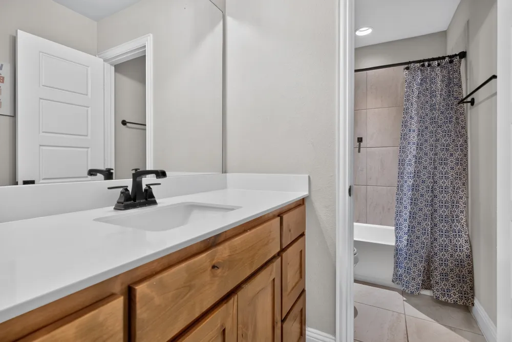 3512 Ithaca Street Corinth, TX 76208