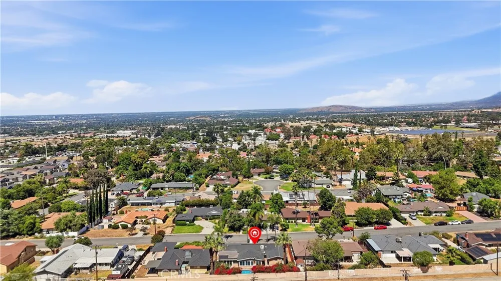 2511 Spring Meadow Highland, CA 92346