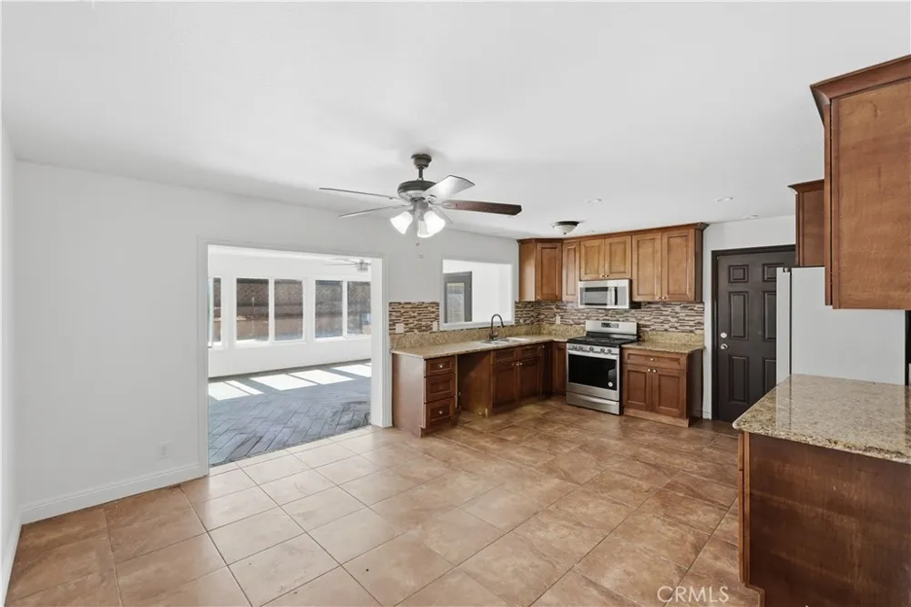 2511 Spring Meadow Highland, CA 92346