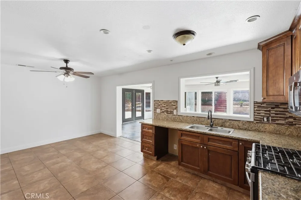 2511 Spring Meadow Highland, CA 92346