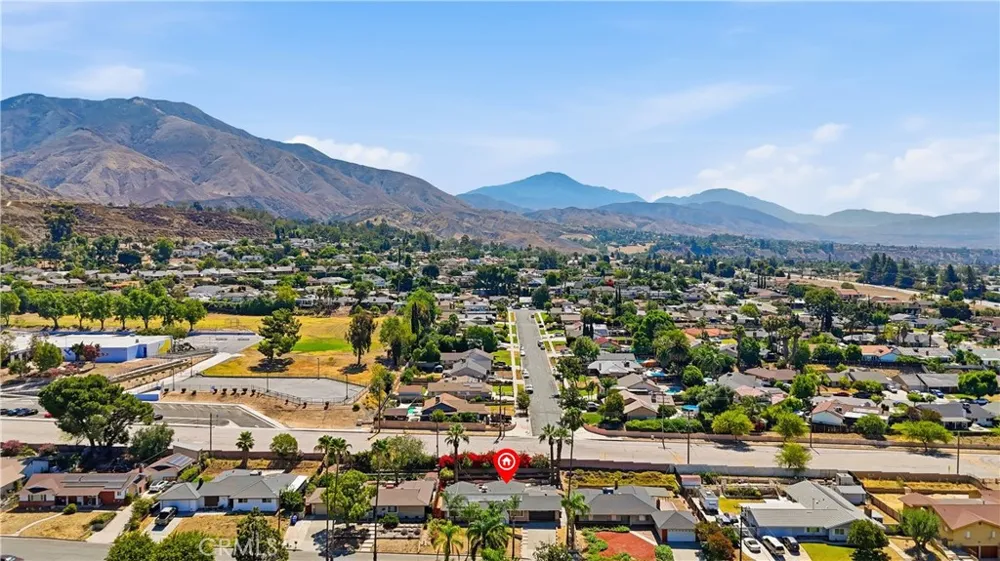 2511 Spring Meadow Highland, CA 92346
