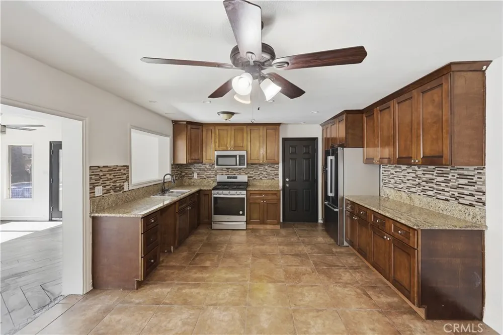 2511 Spring Meadow Highland, CA 92346