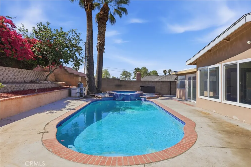 2511 Spring Meadow Highland, CA 92346