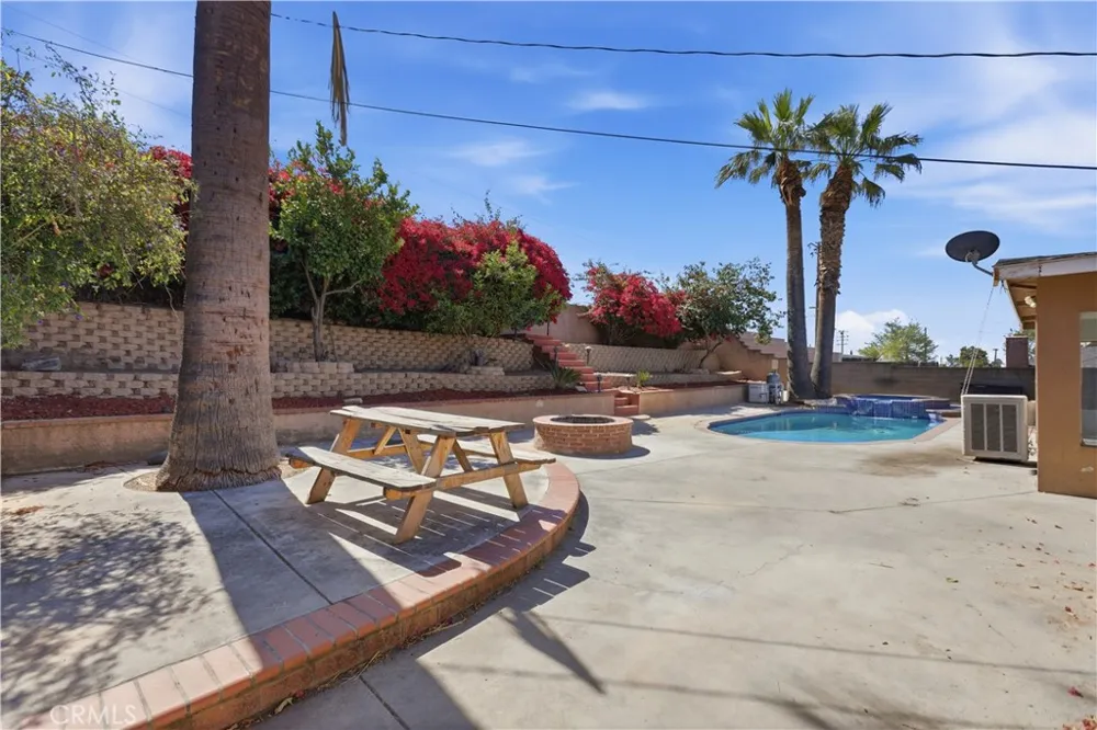 2511 Spring Meadow Highland, CA 92346