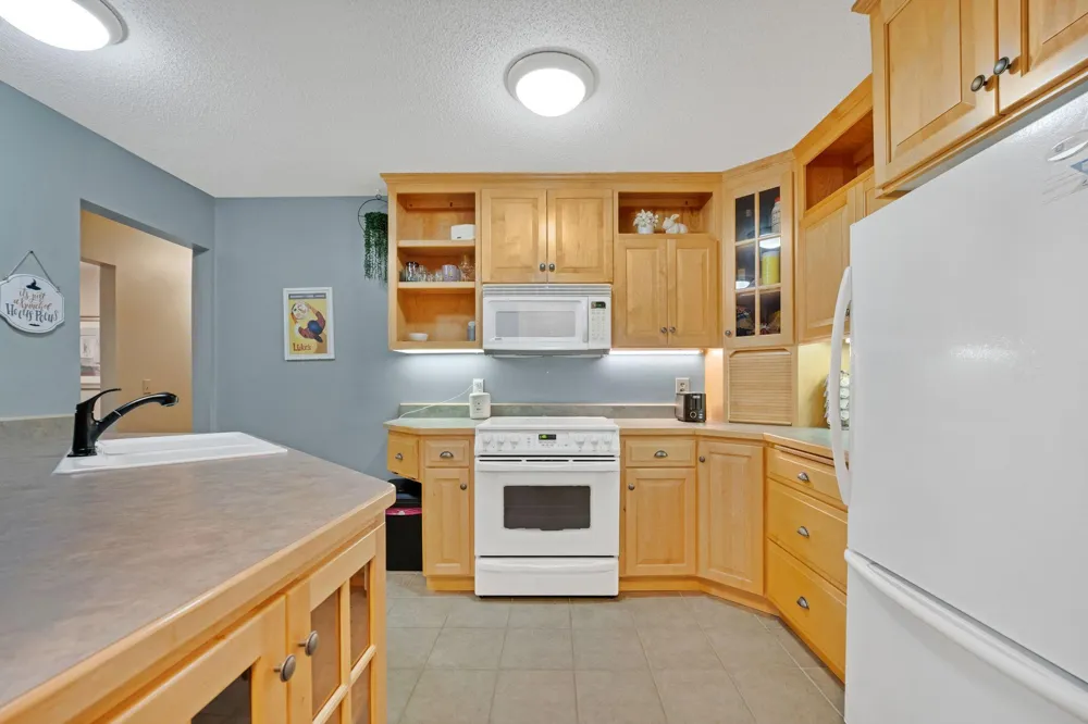 15805 26th Avenue #B Plymouth, MN 55447