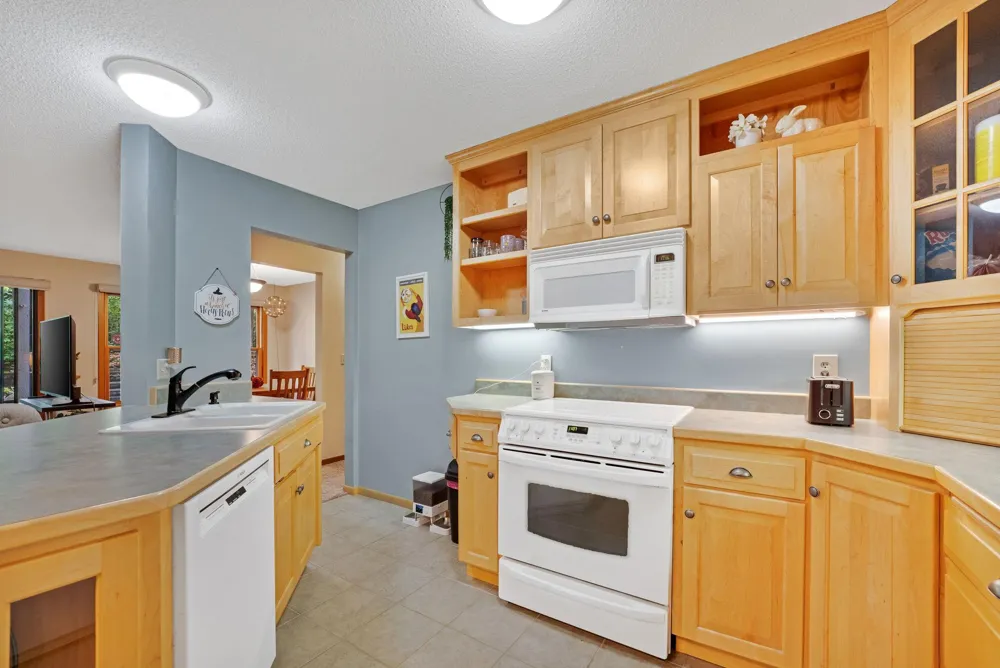 15805 26th Avenue #B Plymouth, MN 55447