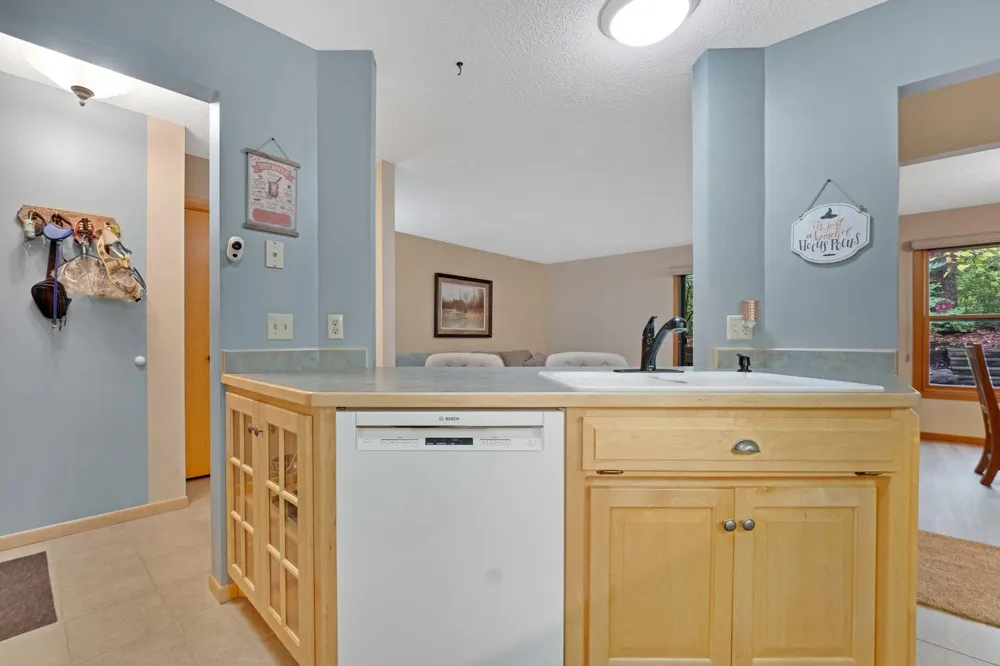 15805 26th Avenue #B Plymouth, MN 55447