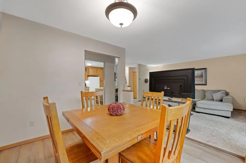 15805 26th Avenue #B Plymouth, MN 55447