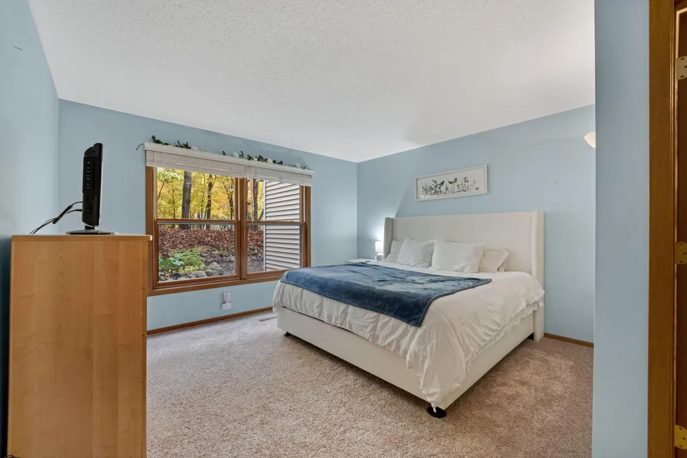 15805 26th Avenue #B Plymouth, MN 55447