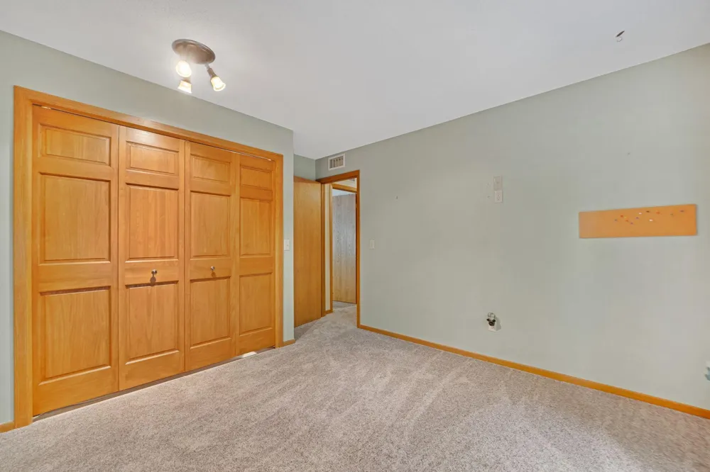 15805 26th Avenue #B Plymouth, MN 55447