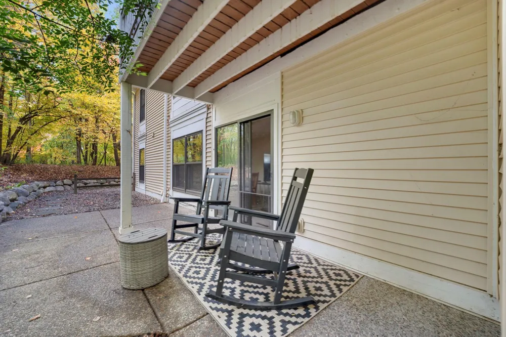 15805 26th Avenue #B Plymouth, MN 55447