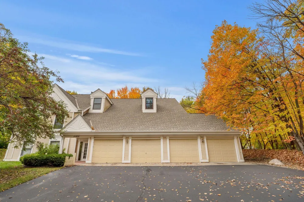 15805 26th Avenue #B Plymouth, MN 55447