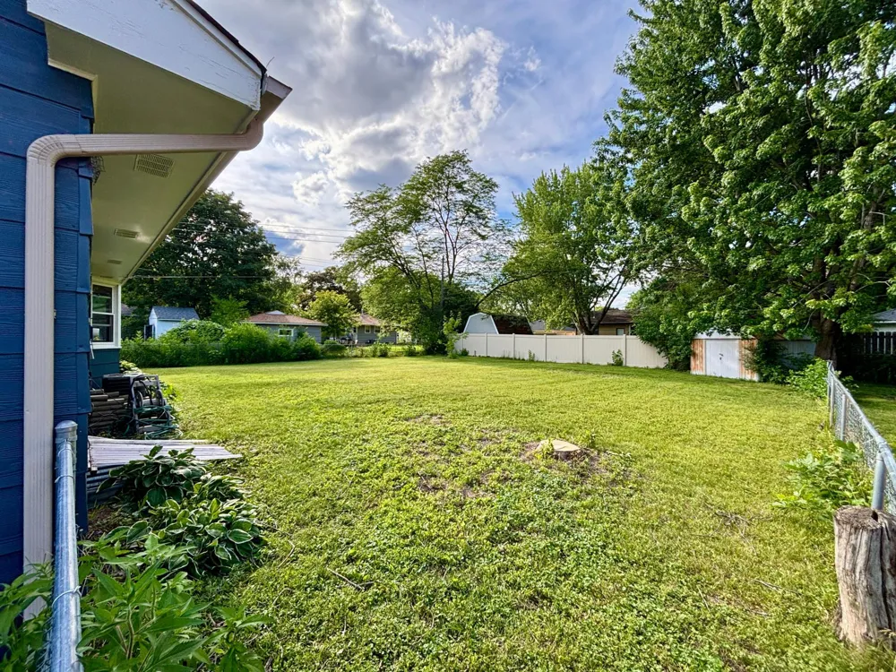 9010 60 1/2 AVENUE New Hope, MN 55428