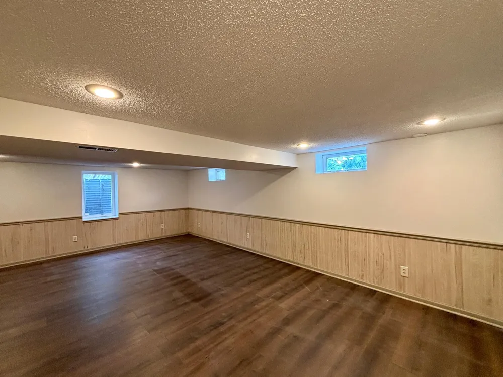 9010 60 1/2 AVENUE New Hope, MN 55428