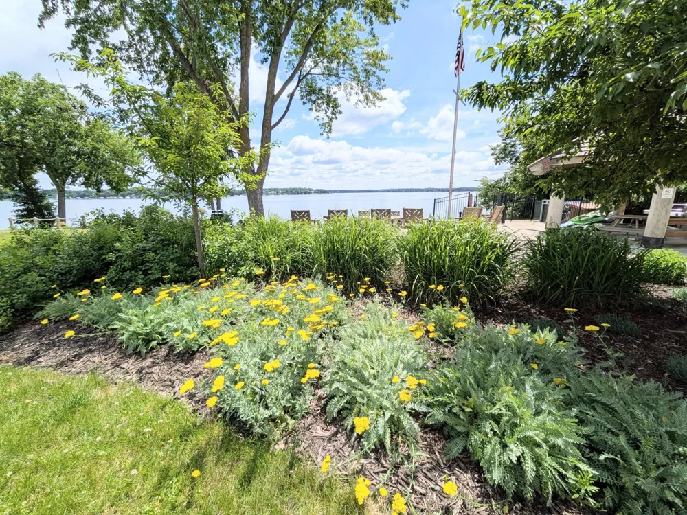 4387 Wilshire Boulevard #106 Mound, MN 55364