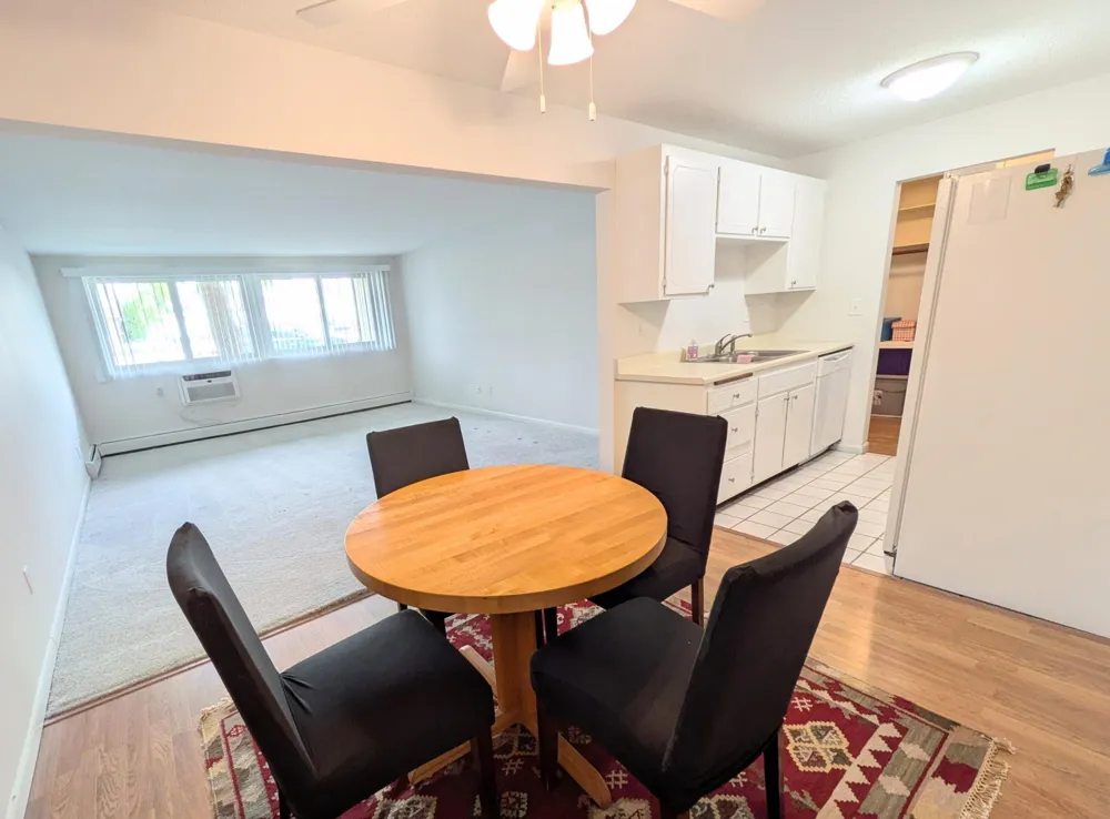 4387 Wilshire Boulevard #106 Mound, MN 55364