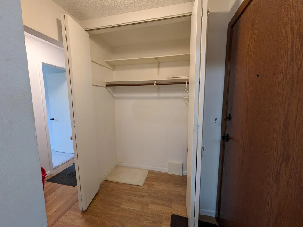 4387 Wilshire Boulevard #106 Mound, MN 55364