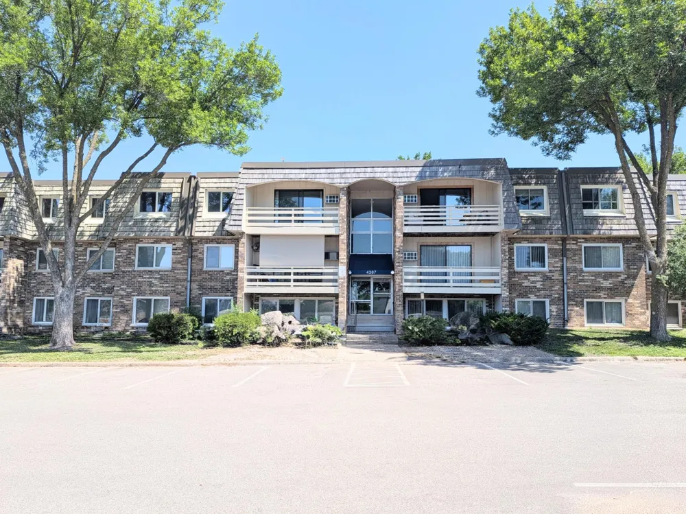 4387 Wilshire Boulevard #106 Mound, MN 55364