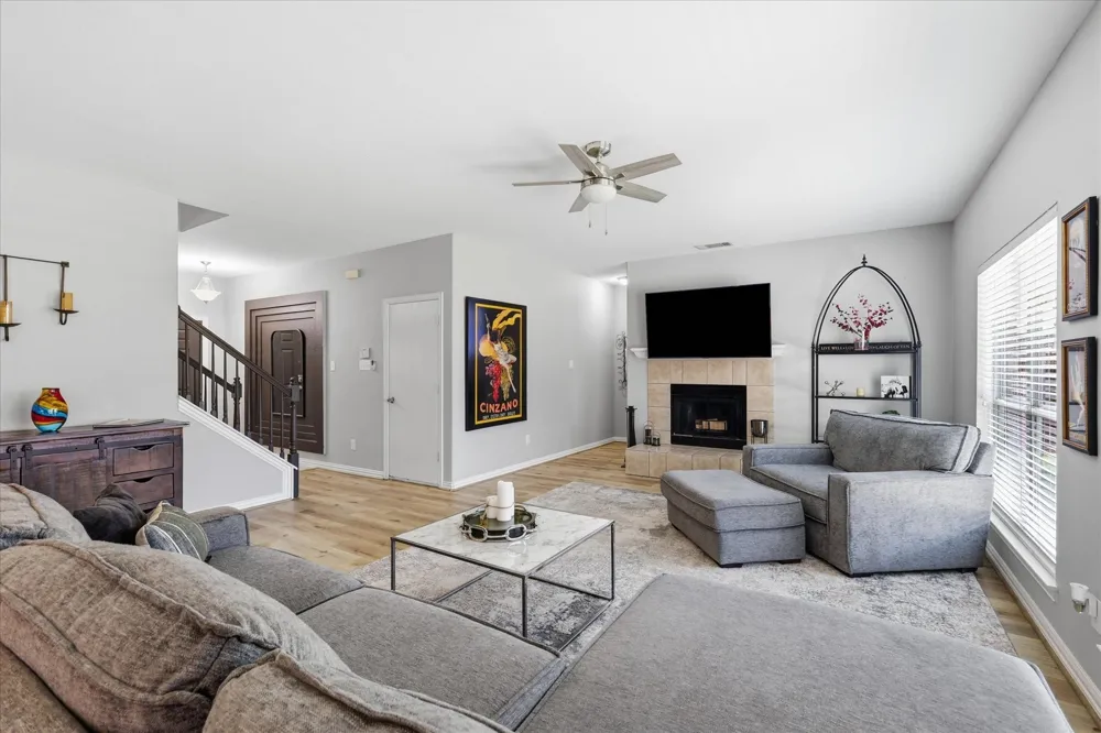 851 Branch Crossing Lantana, TX 76226