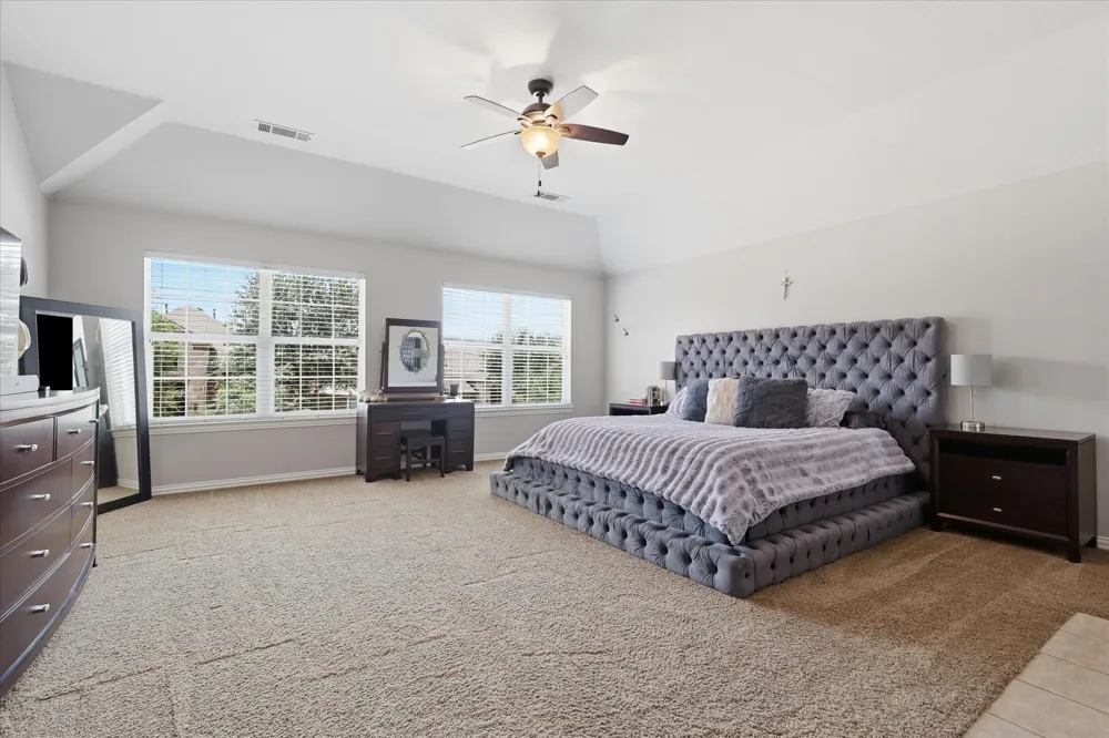 851 Branch Crossing Lantana, TX 76226