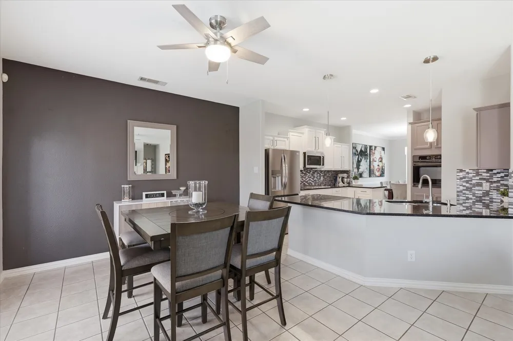 851 Branch Crossing Lantana, TX 76226