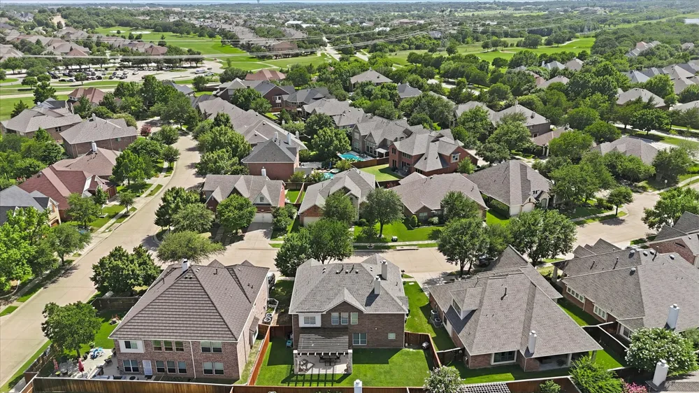 851 Branch Crossing Lantana, TX 76226