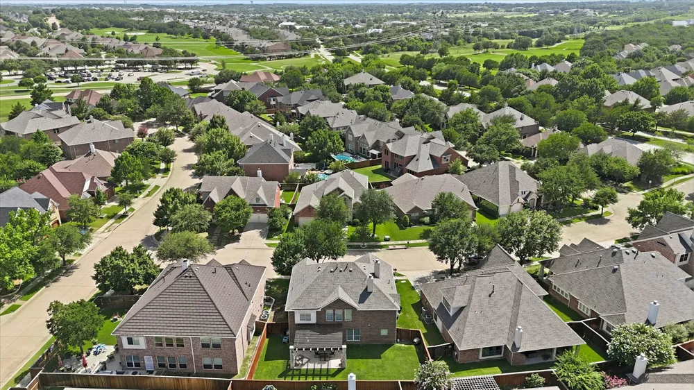 851 Branch Crossing Lantana, TX 76226
