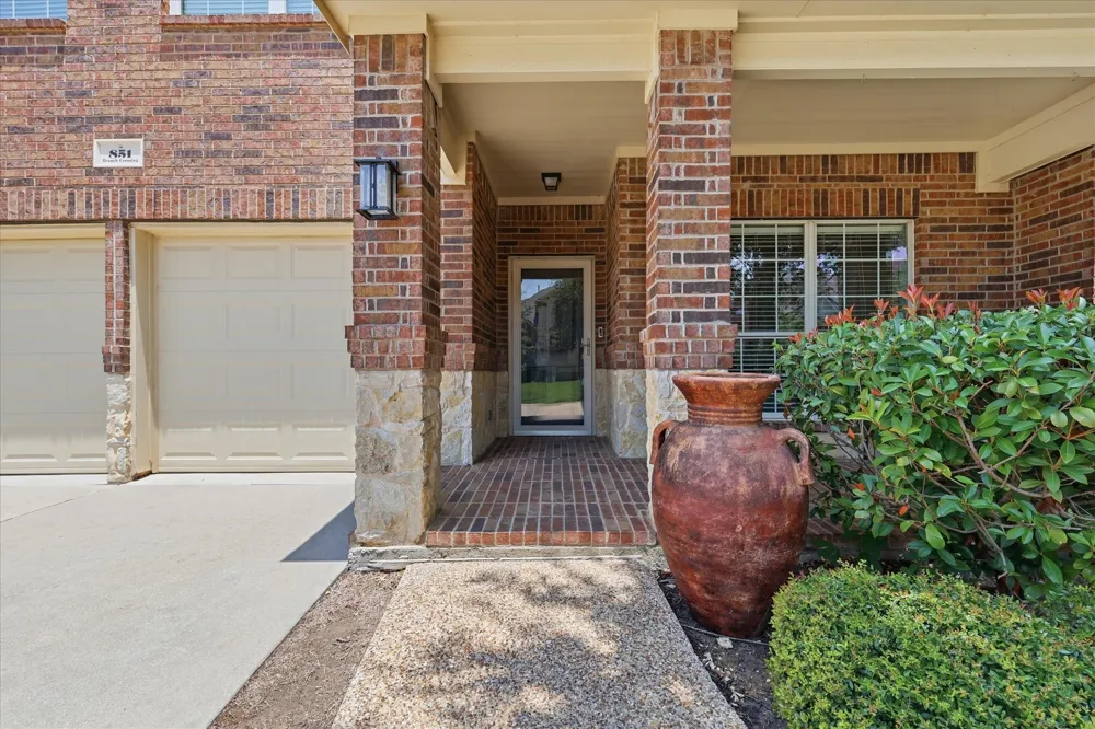 851 Branch Crossing Lantana, TX 76226