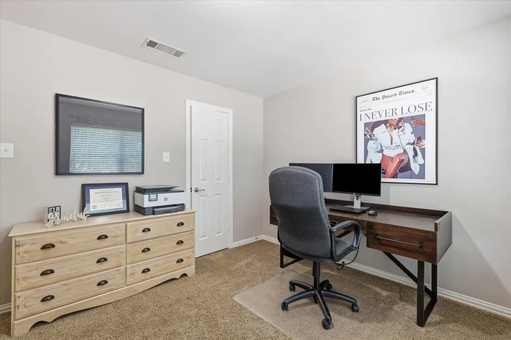 851 Branch Crossing Lantana, TX 76226