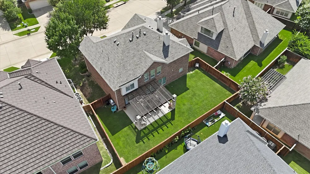 851 Branch Crossing Lantana, TX 76226