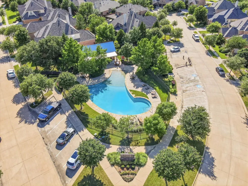 851 Branch Crossing Lantana, TX 76226