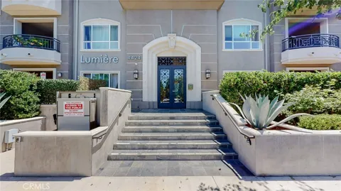 4424 Whitsett Avenue #206