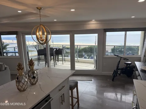 525 Ocean Boulevard #211