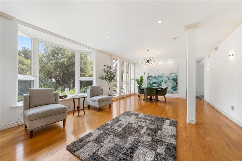1356 Summitridge Beverly Hills, CA 90210